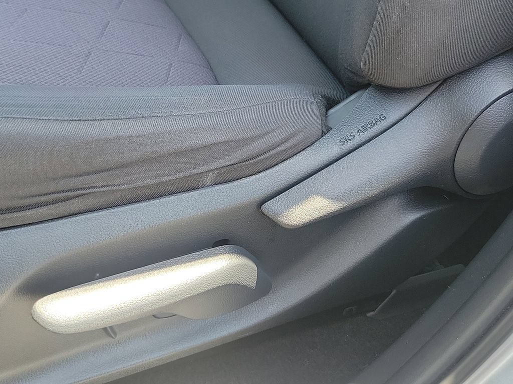 Used 2019 Toyota RAV4 XLE FWD image 22