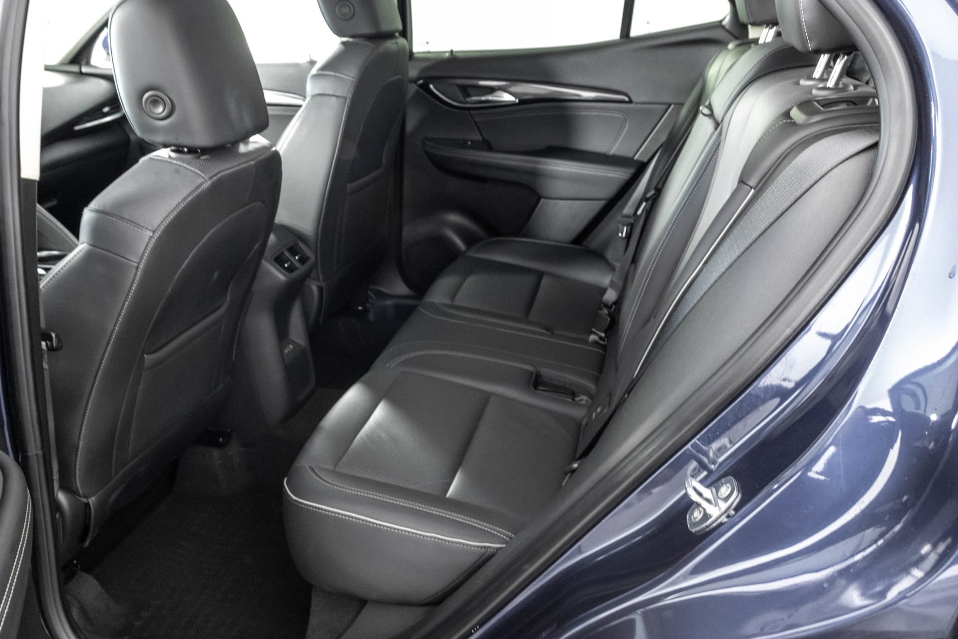 Used 2023 Buick Envision Essence AWD/4WD image 35