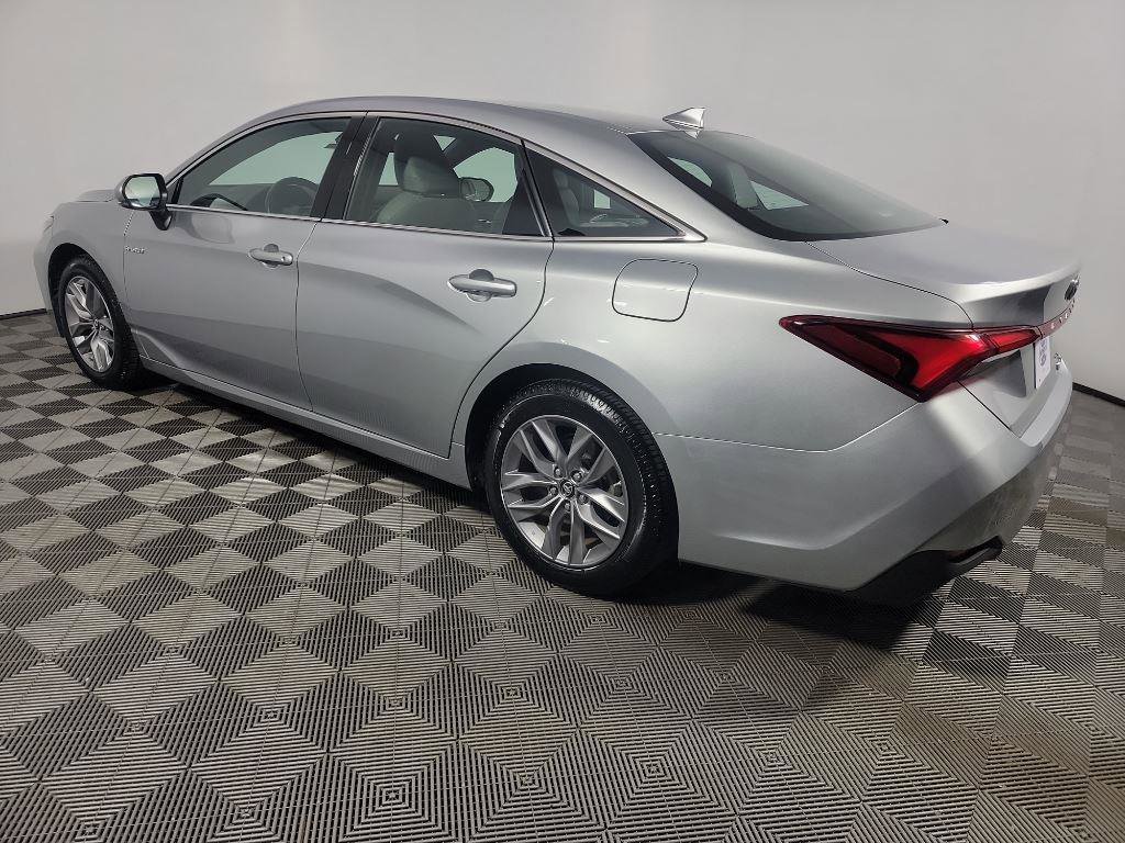 Used 2019 Toyota Avalon XLE w/ All Weather Liner Package image 9