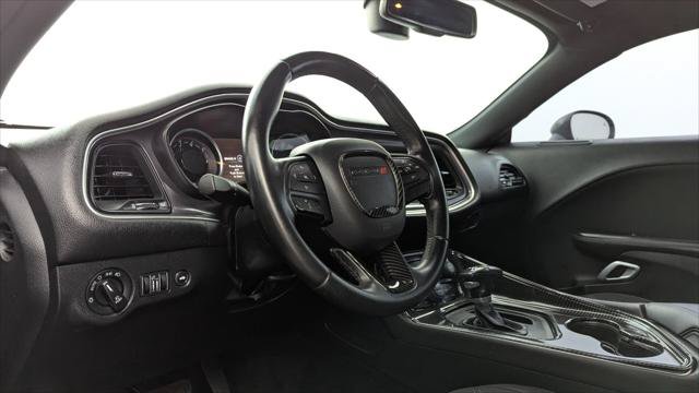 Used 2017 Dodge Challenger R/T w/ Driver Convenience Group RWD image 21