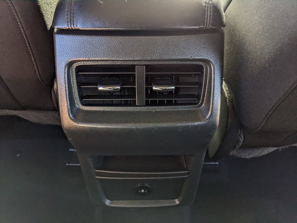 Used 2023 Ford Edge SE AWD/4WD image 17