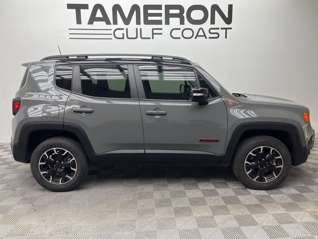 Used 2023 Jeep Renegade Trailhawk w/ Sun/Sound Group AWD/4WD image 4