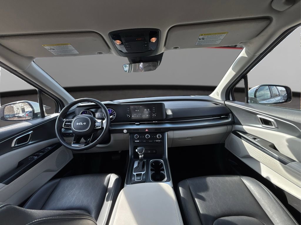 Certified 2023 Kia Carnival LX image 25