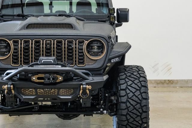 Used 2025 Jeep Gladiator Rubicon w/ Safety Group AWD/4WD image 4