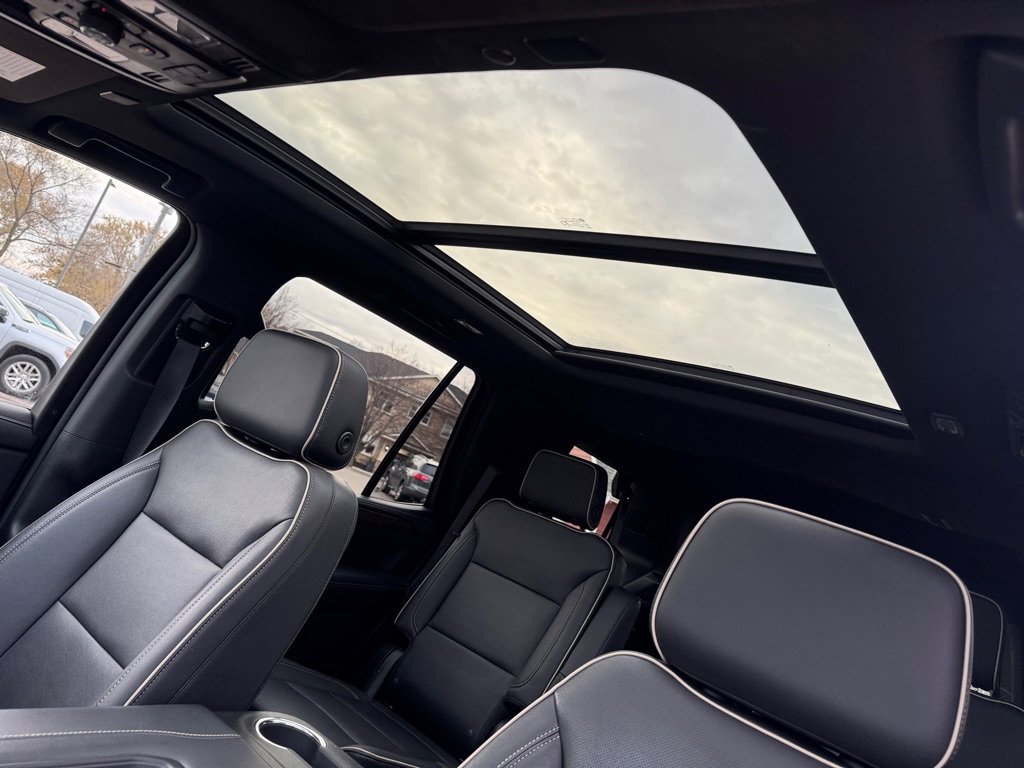 Used 2023 Chevrolet Tahoe Premier w/ Premium Package 2 image 39