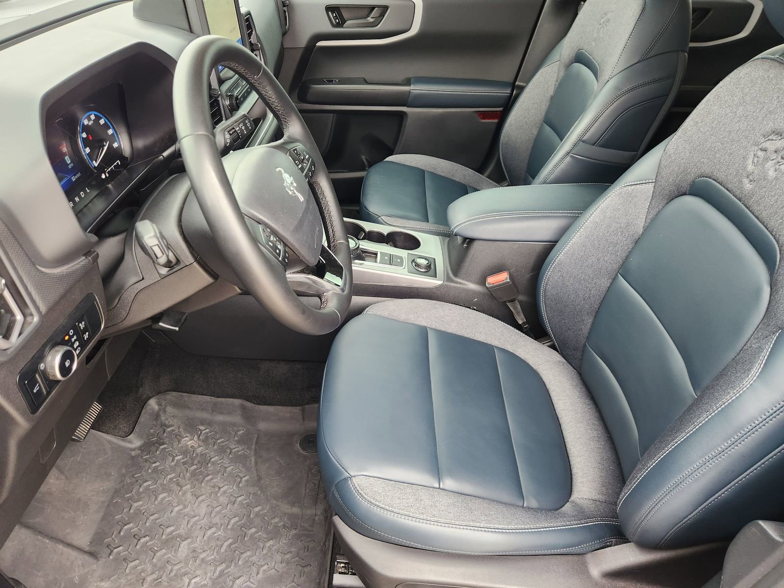 Used 2024 Ford Bronco Sport Outer Banks w/ Tech Package image 16