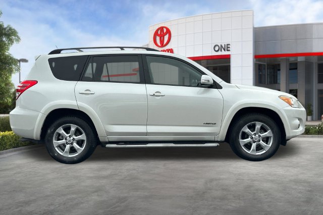 Used 2009 Toyota RAV4 Limited FWD image 3