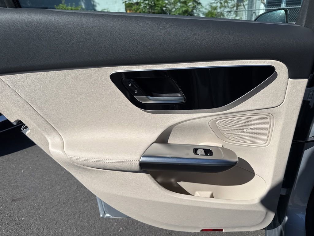 New 2025 Mercedes-Benz C 300 4MATIC Sedan image 19