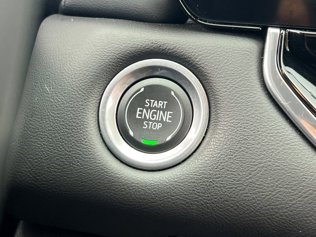 Used 2024 GMC Canyon Elevation image 23