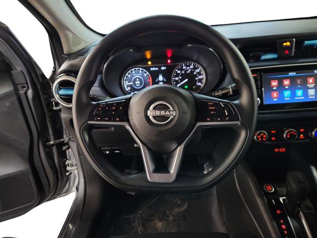 Used 2025 Nissan Versa SV image 11