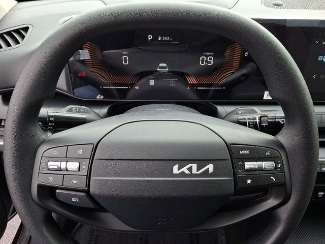 New 2025 Kia K4 LXS image 9