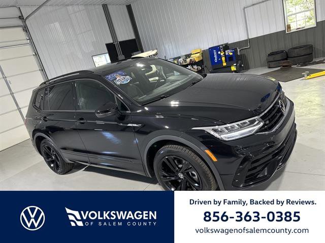 Certified 2024 Volkswagen Tiguan SE R-Line image 1