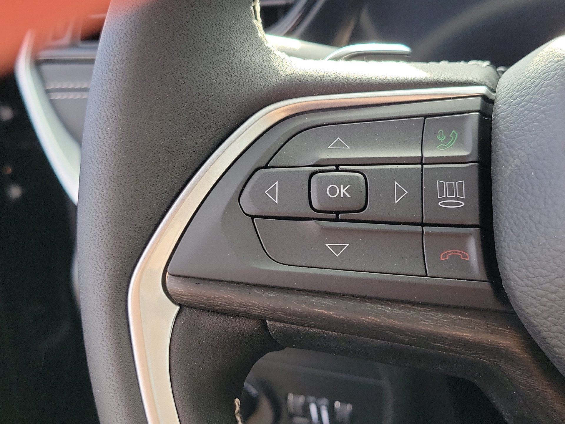 New 2026 Jeep Grand Cherokee Altitude AWD/4WD image 5