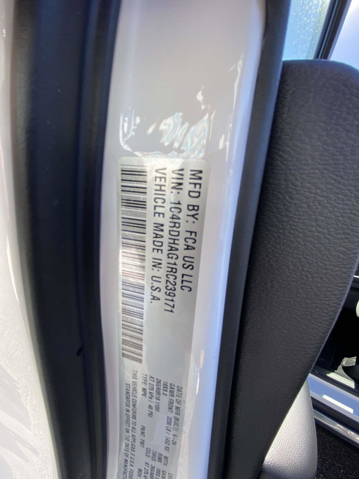 Certified 2024 Dodge Durango SXT image 12