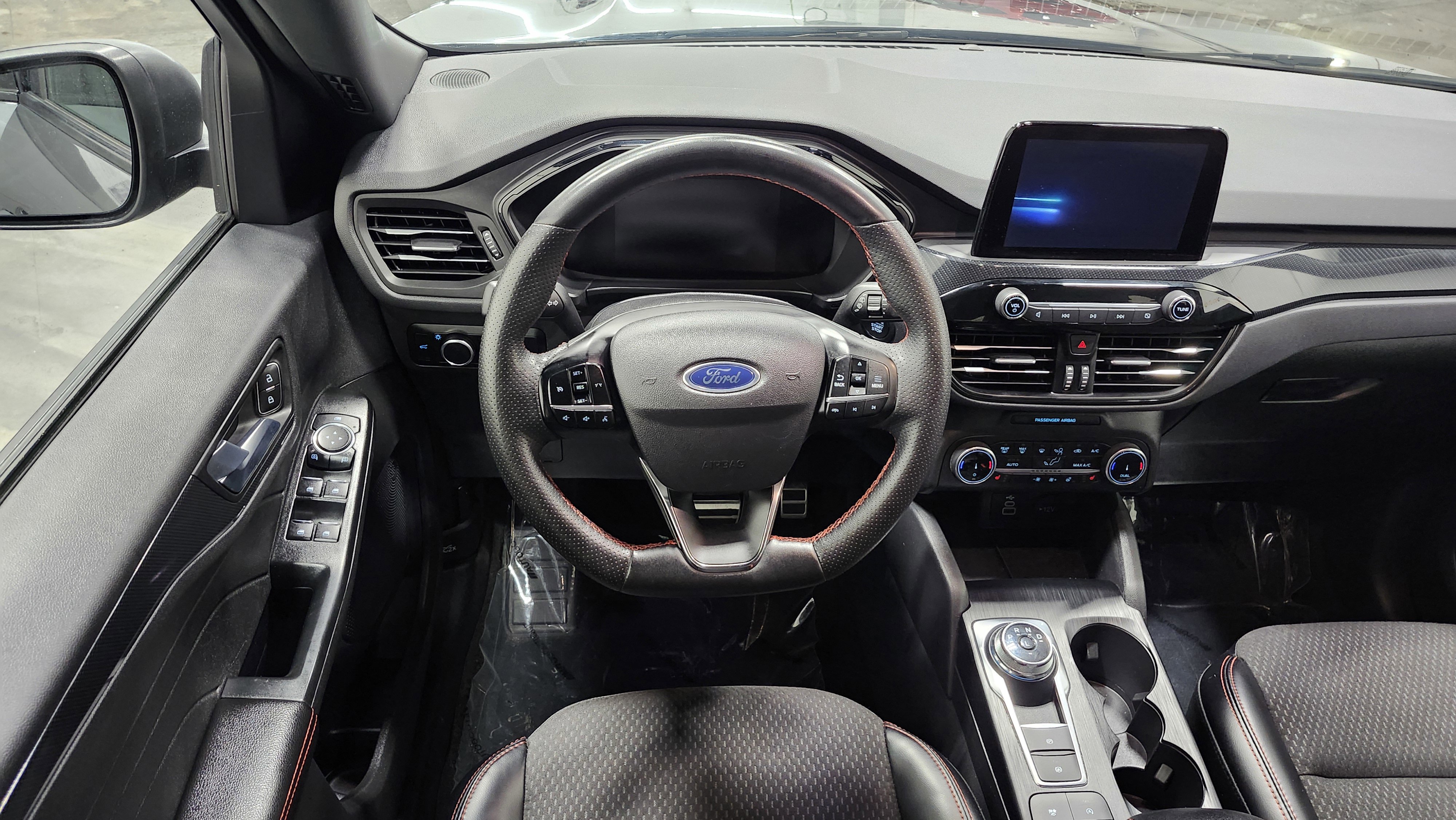 Used 2024 Ford Escape ST-Line w/ Cold Weather Package image 27