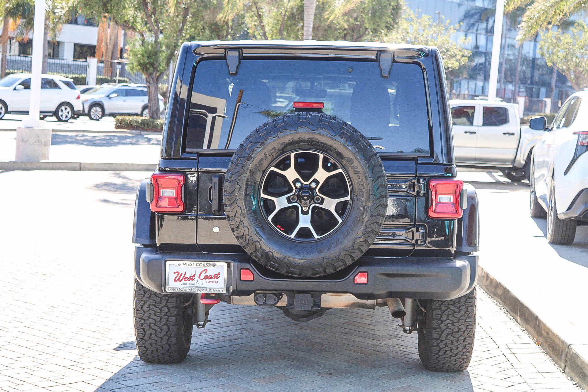 Used 2018 Jeep Wrangler Unlimited Rubicon AWD/4WD image 8