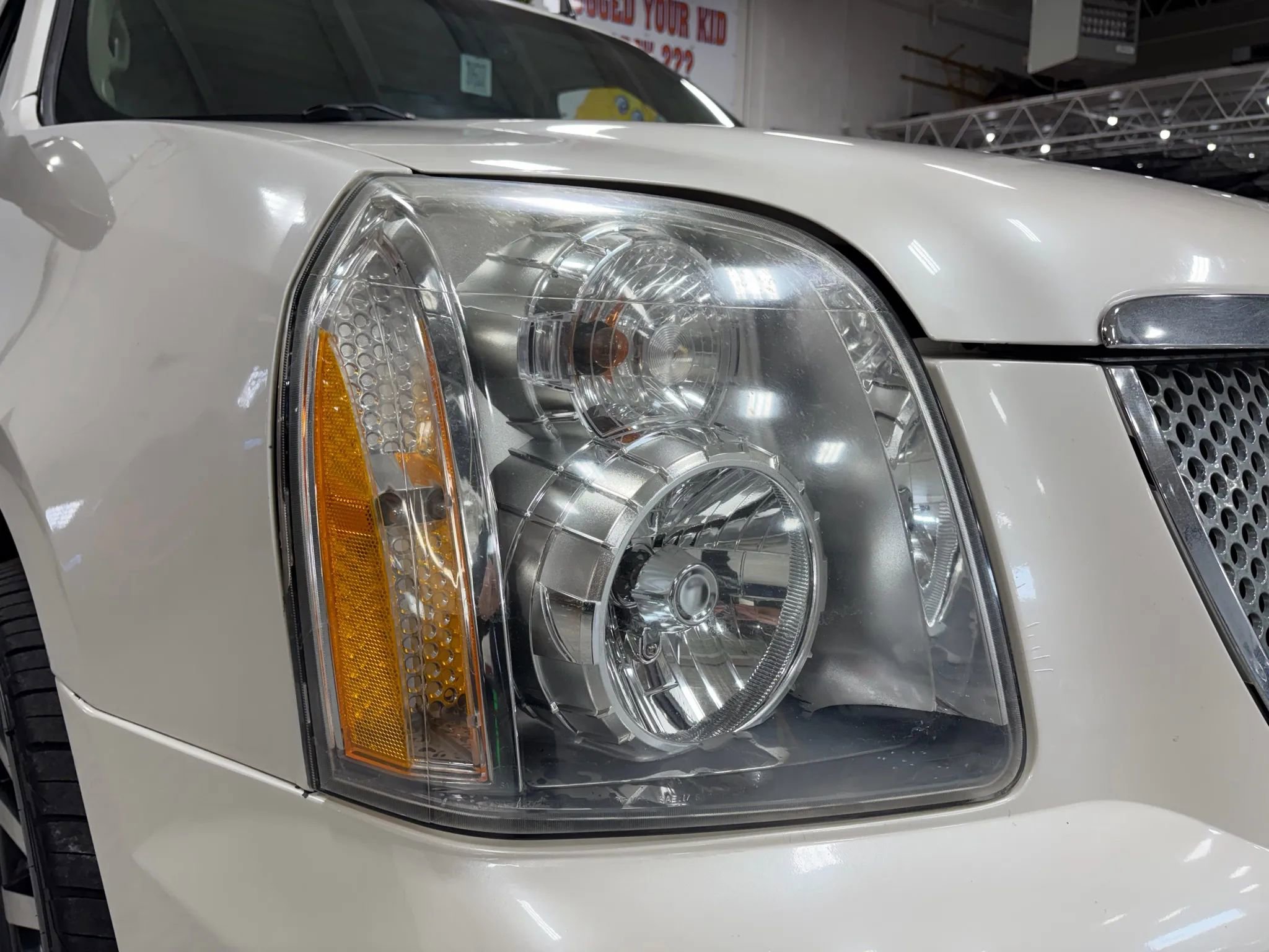 Used 2012 GMC Yukon XL Denali image 6
