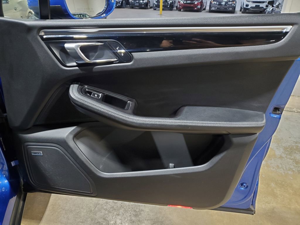 Used 2017 Porsche Macan image 17