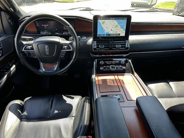 Used 2021 Lincoln Navigator Reserve AWD/4WD image 12