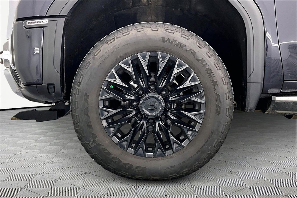 Used 2024 GMC Sierra 2500 Denali w/ Technology Package image 9