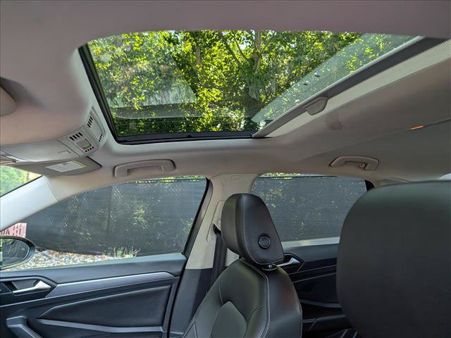 Used 2022 Volkswagen Jetta SE FWD image 22