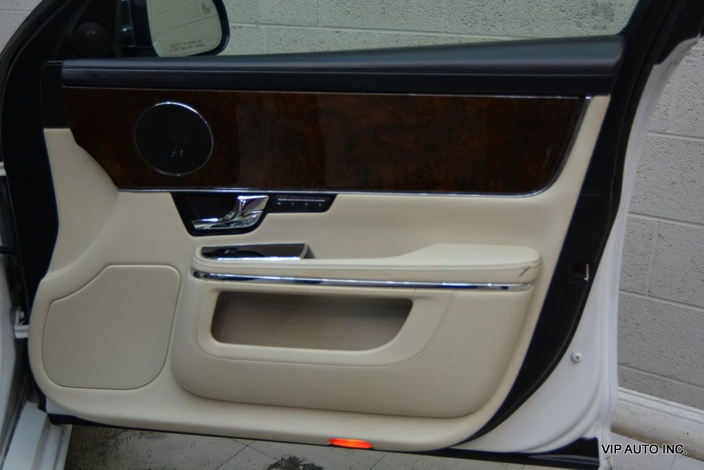 Used 2012 Jaguar XJ L image 8