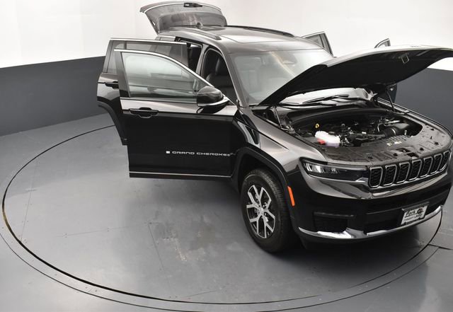 Used 2025 Jeep Grand Cherokee L Limited image 25