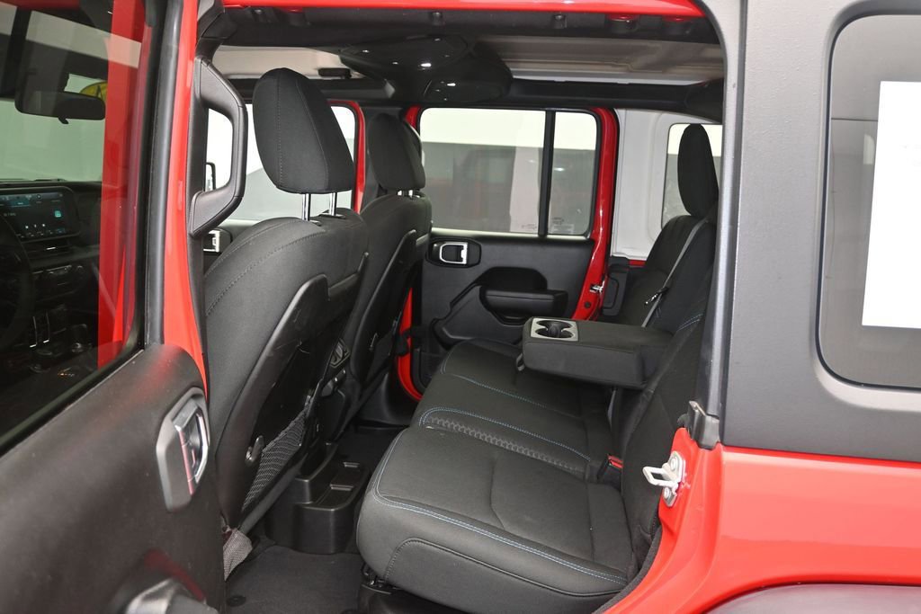 Used 2024 Jeep Wrangler Unlimited Rubicon 4xe AWD/4WD image 15