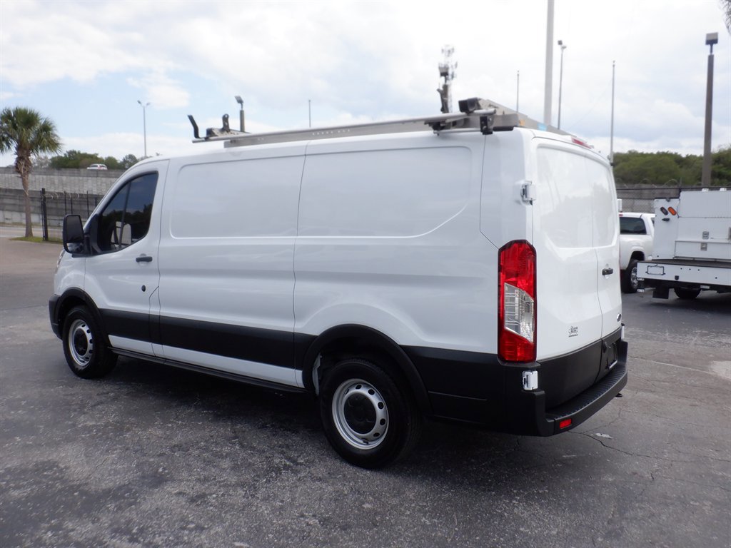 Used 2022 Ford Transit 150 Low Roof RWD image 3