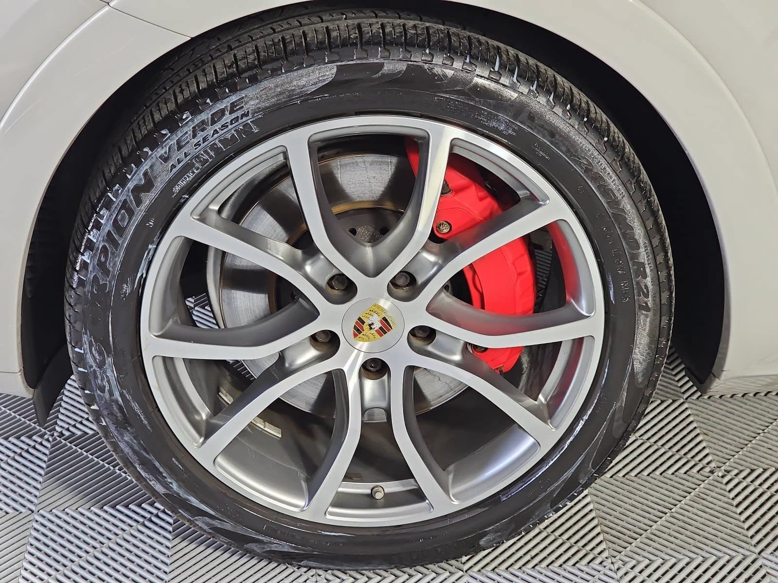 Used 2021 Porsche Cayenne GTS AWD/4WD image 10