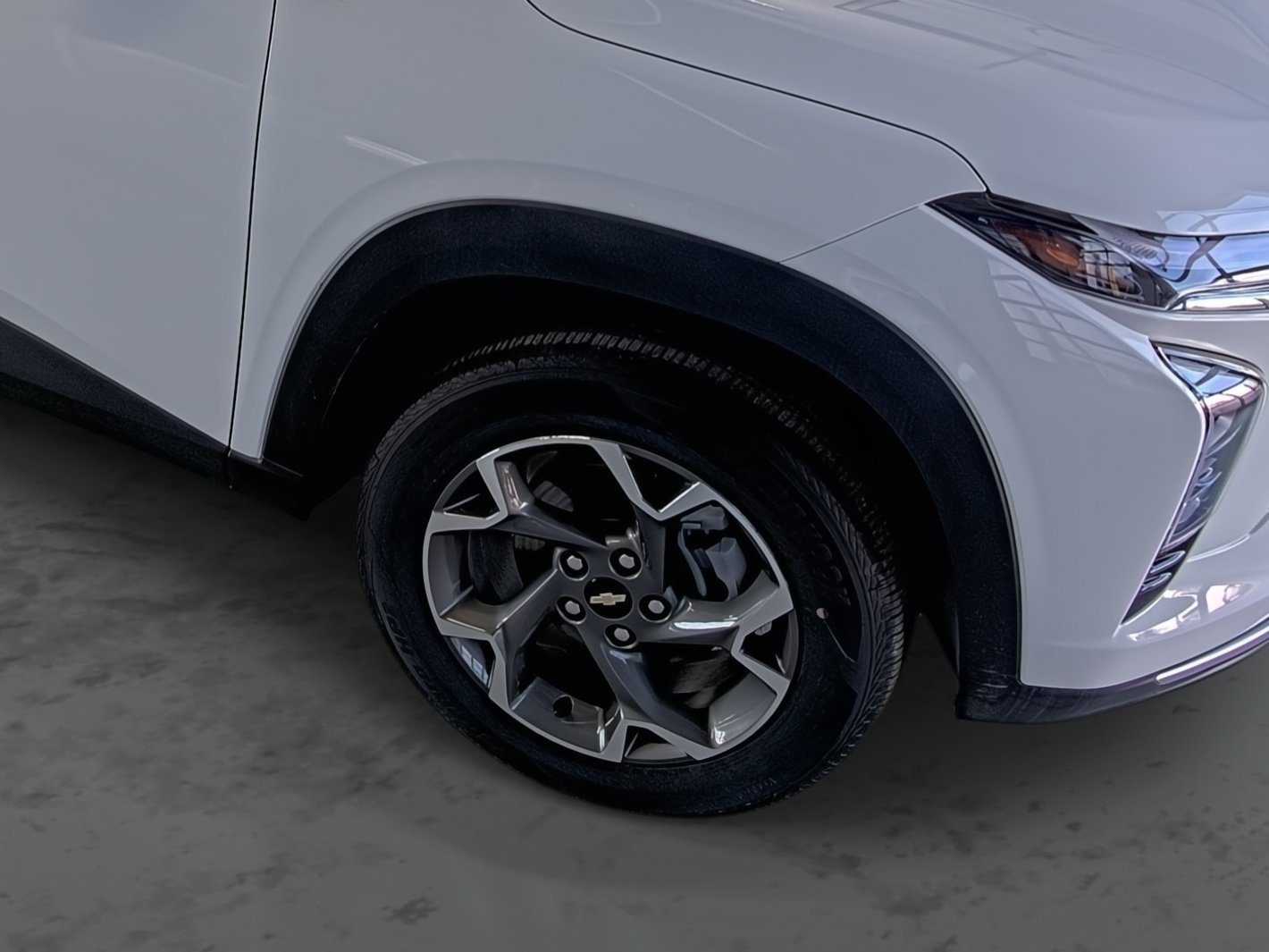Used 2025 Chevrolet Trax LT w/ Driver Confidence Package FWD image 16
