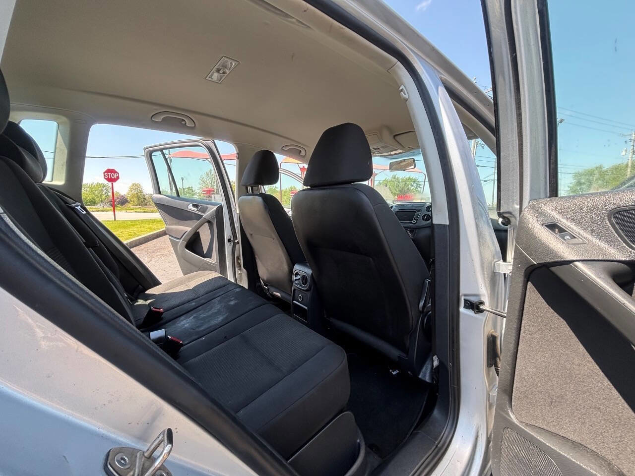 Used 2015 Volkswagen Tiguan S FWD image 8