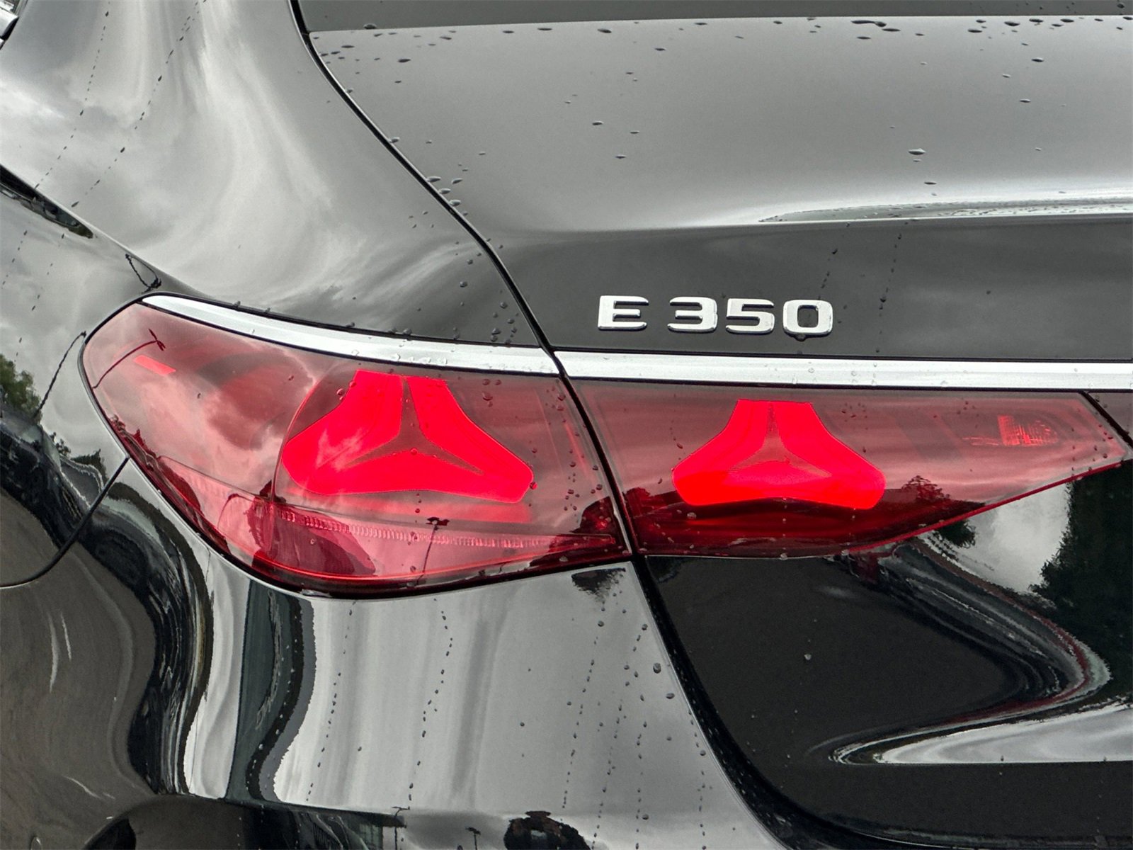 Certified 2025 Mercedes-Benz E 350 4MATIC Sedan image 33