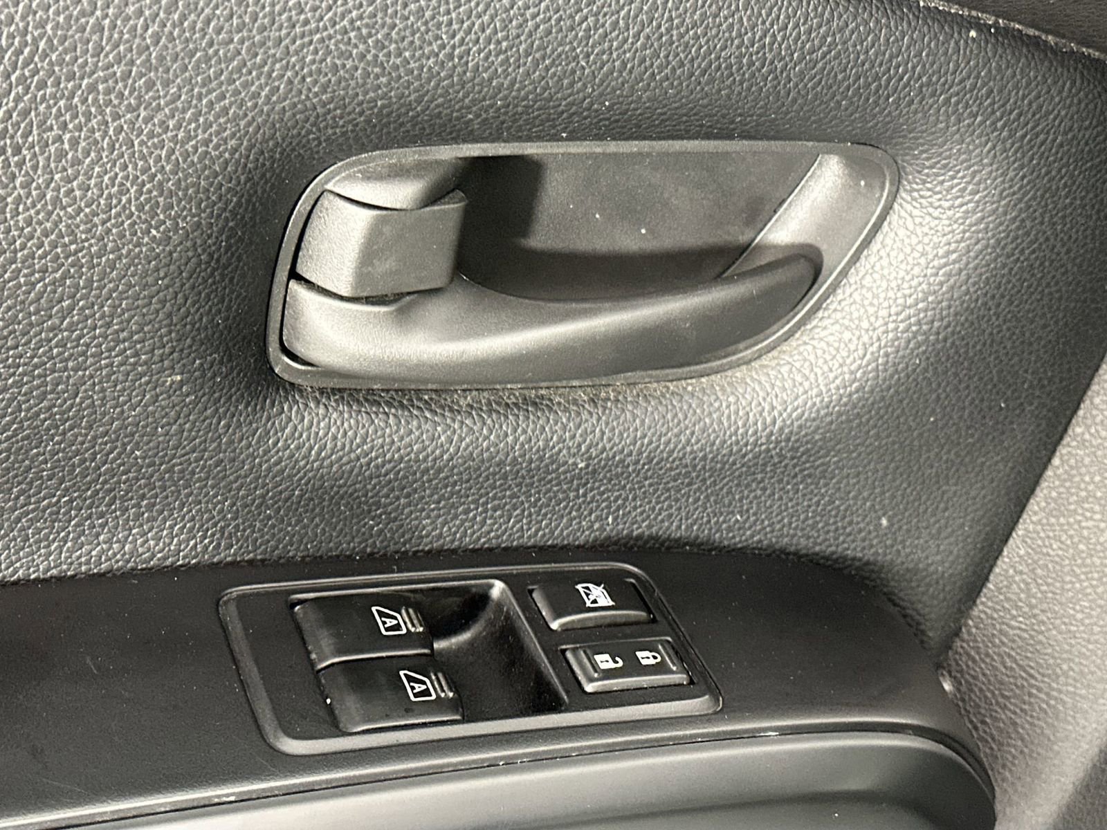 Used 2017 Nissan Titan S RWD image 13