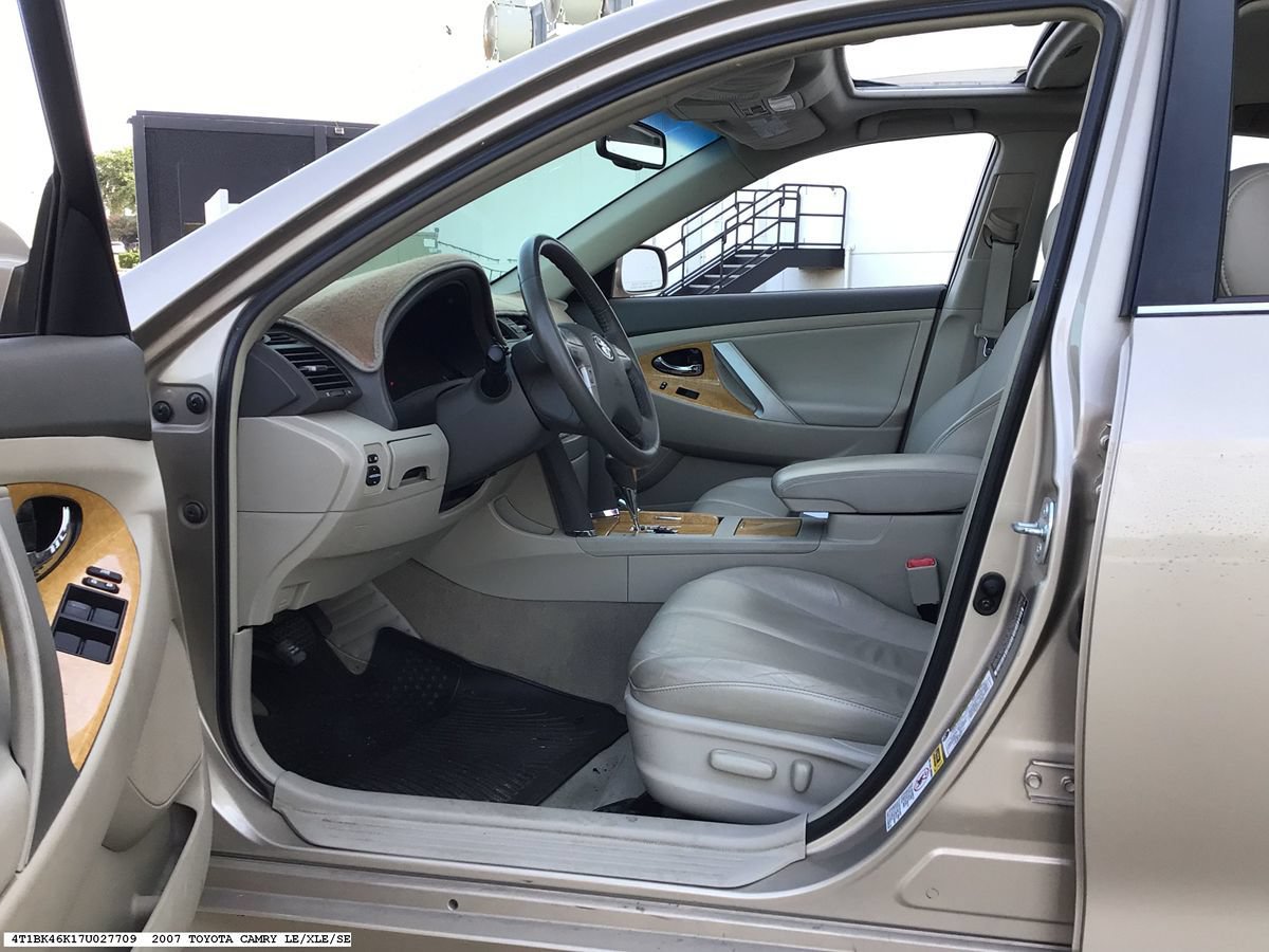 Used 2007 Toyota Camry XLE FWD image 7