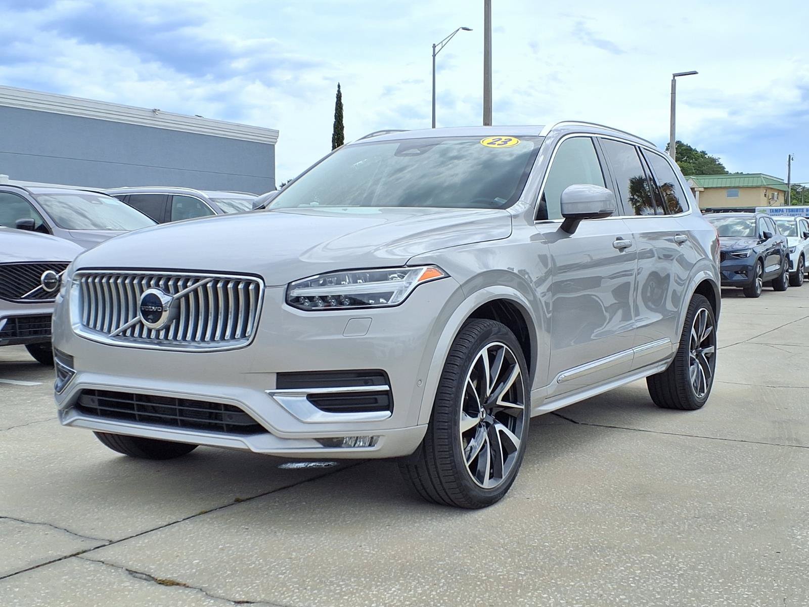 Certified 2023 Volvo XC90 B6 Plus AWD/4WD image 3