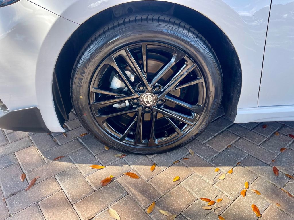 Used 2025 Toyota Camry SE image 9