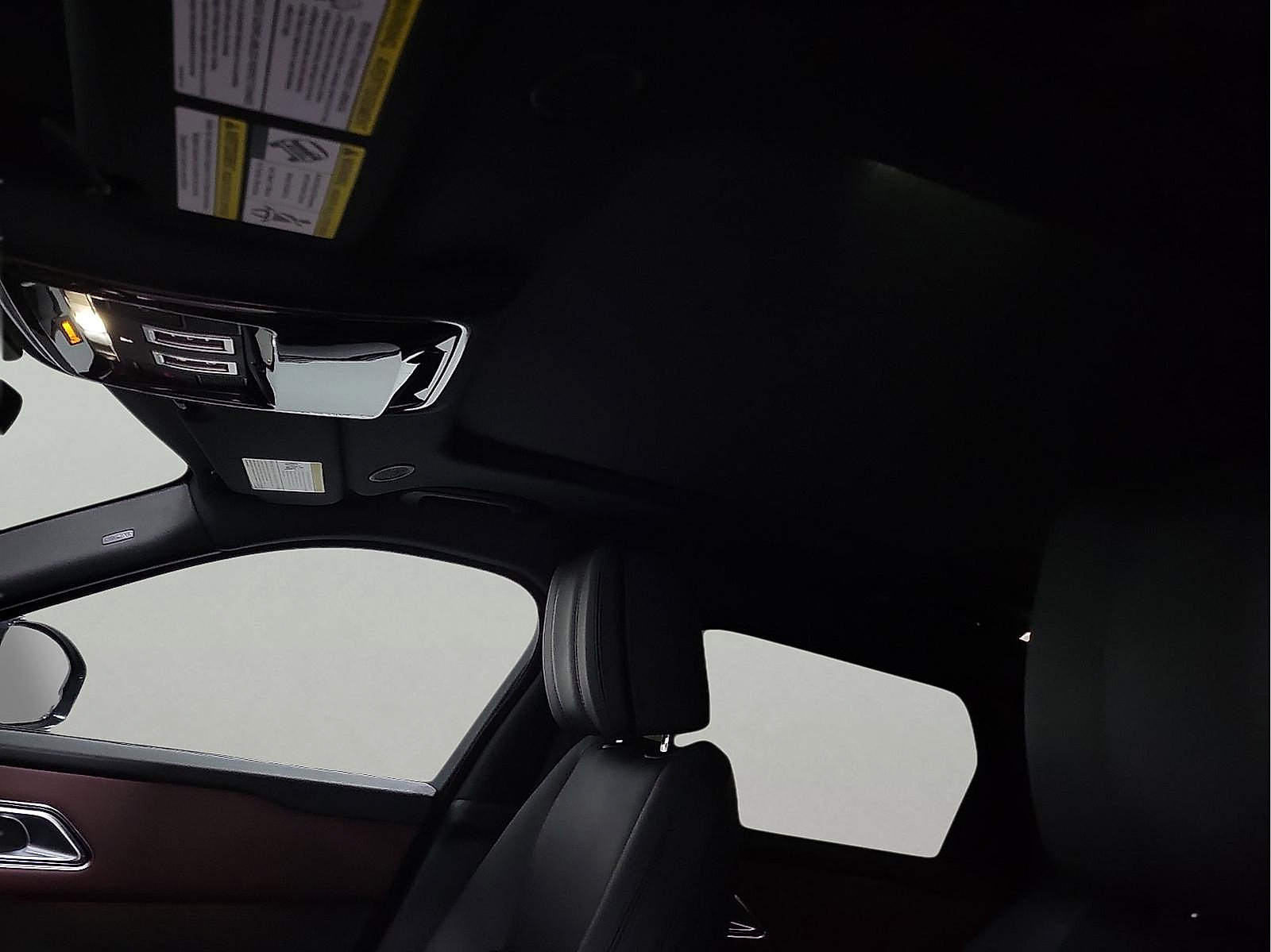 Used 2024 Land Rover Range Rover Velar Dynamic HSE image 12