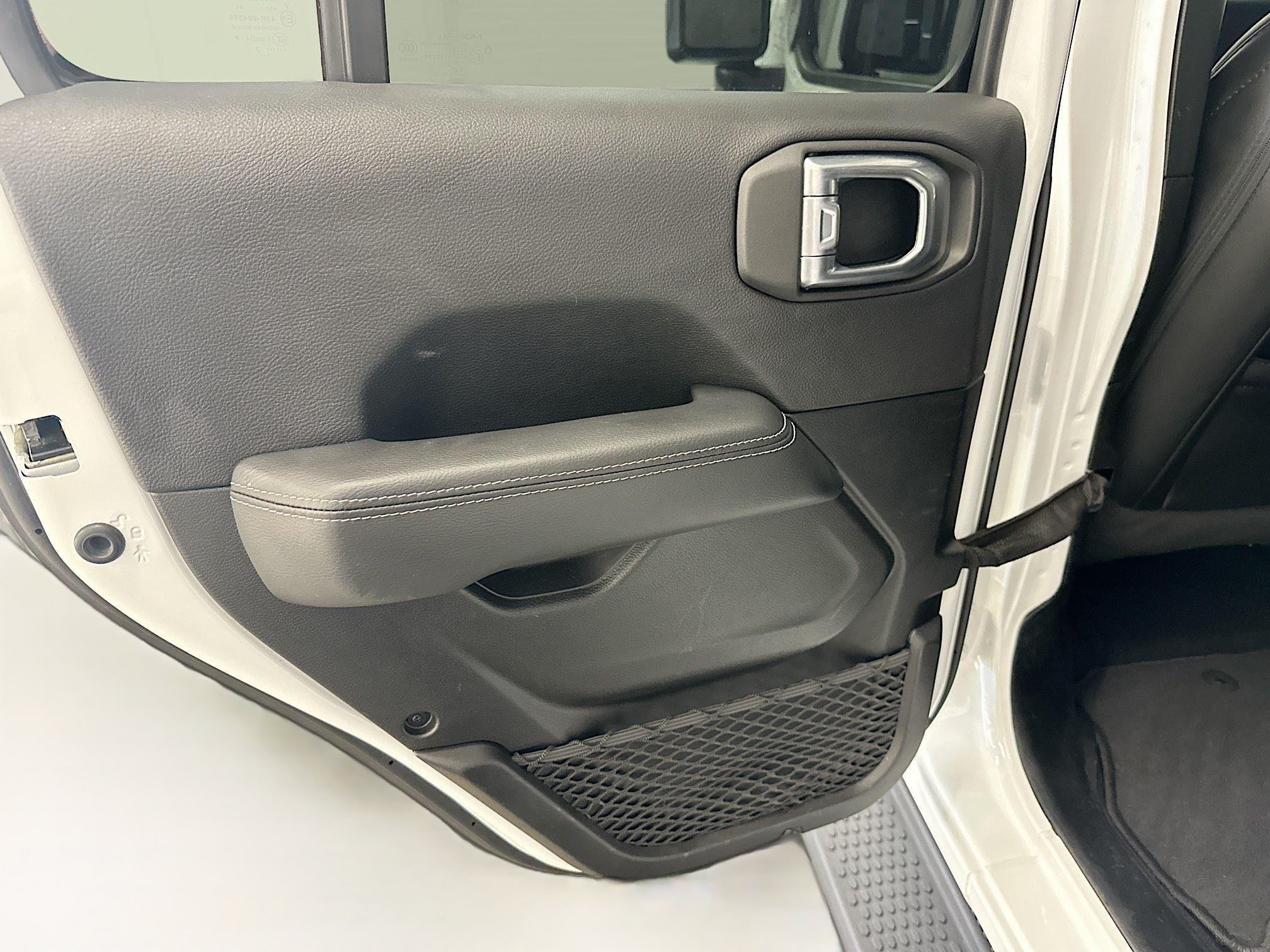 Used 2023 Jeep Wrangler Unlimited Sahara AWD/4WD image 27