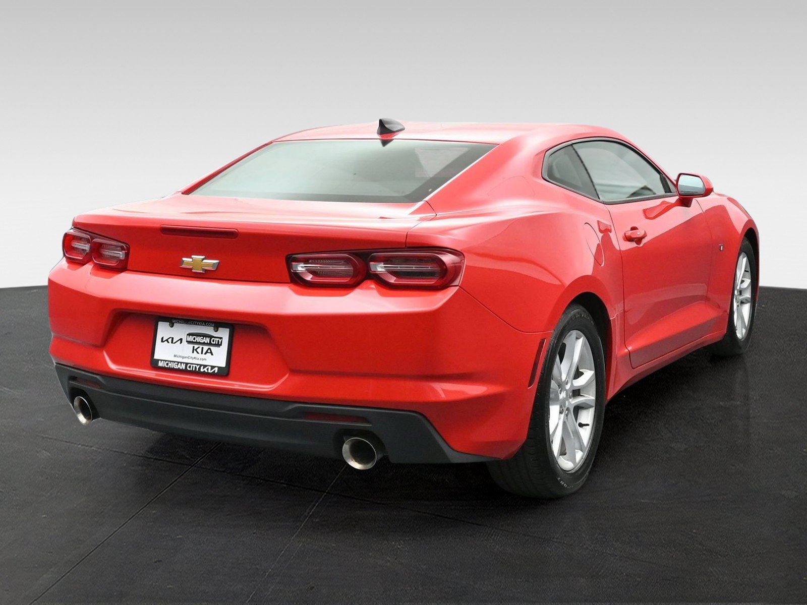 Used 2021 Chevrolet Camaro LS RWD image 4
