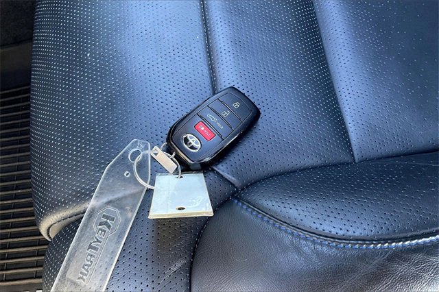 Used 2025 Toyota Sequoia Platinum image 11