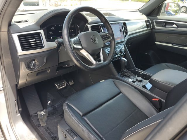 Used 2022 Volkswagen Atlas Cross Sport SEL R-Line AWD/4WD image 21