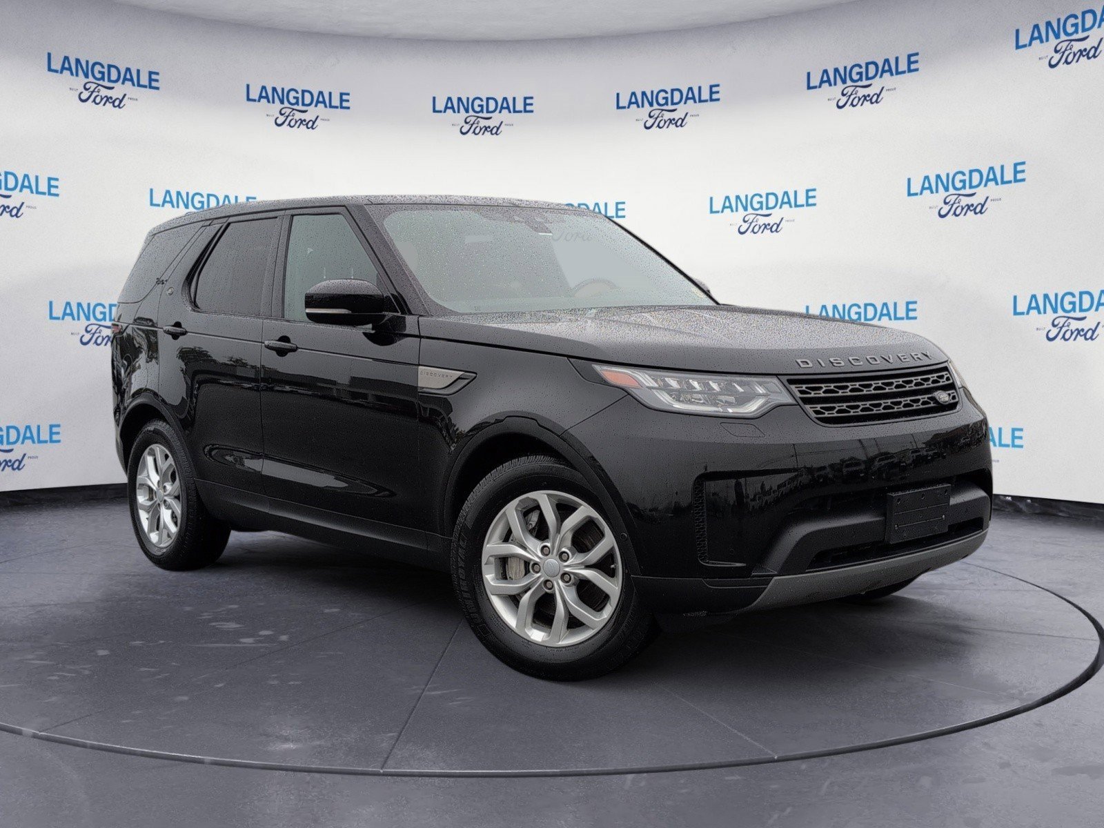 Used 2020 Land Rover Discovery SE image 2