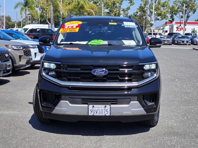 Certified 2025 Ford Expedition Platinum AWD/4WD image 3