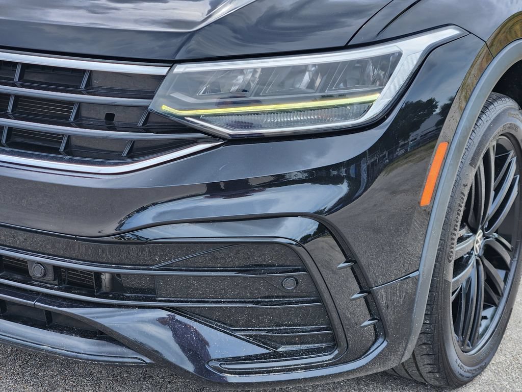 Used 2022 Volkswagen Tiguan SE R-Line FWD image 6