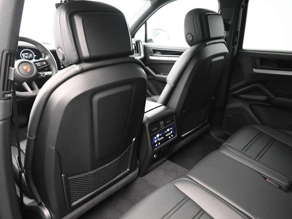 Certified 2025 Porsche Cayenne E-Hybrid AWD/4WD image 8