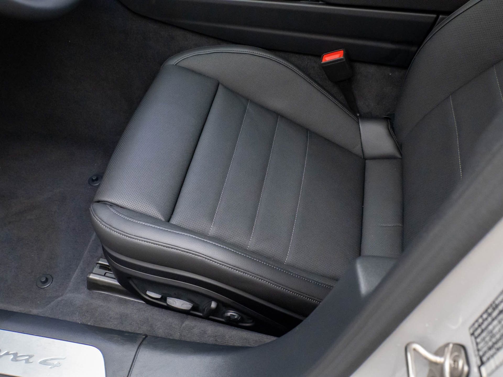 New 2026 Porsche Panamera 4 image 15