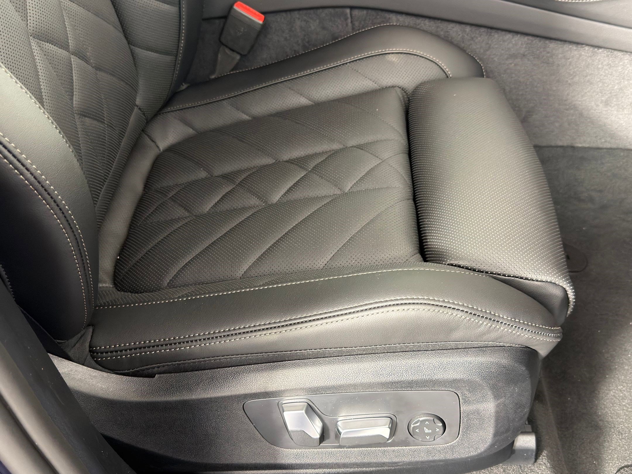 New 2026 BMW X5 sDrive40i w/ M Sport Package image 32