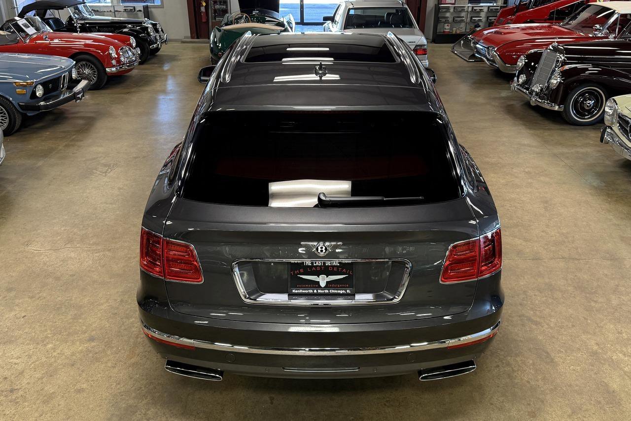 Used 2018 Bentley Bentayga image 18