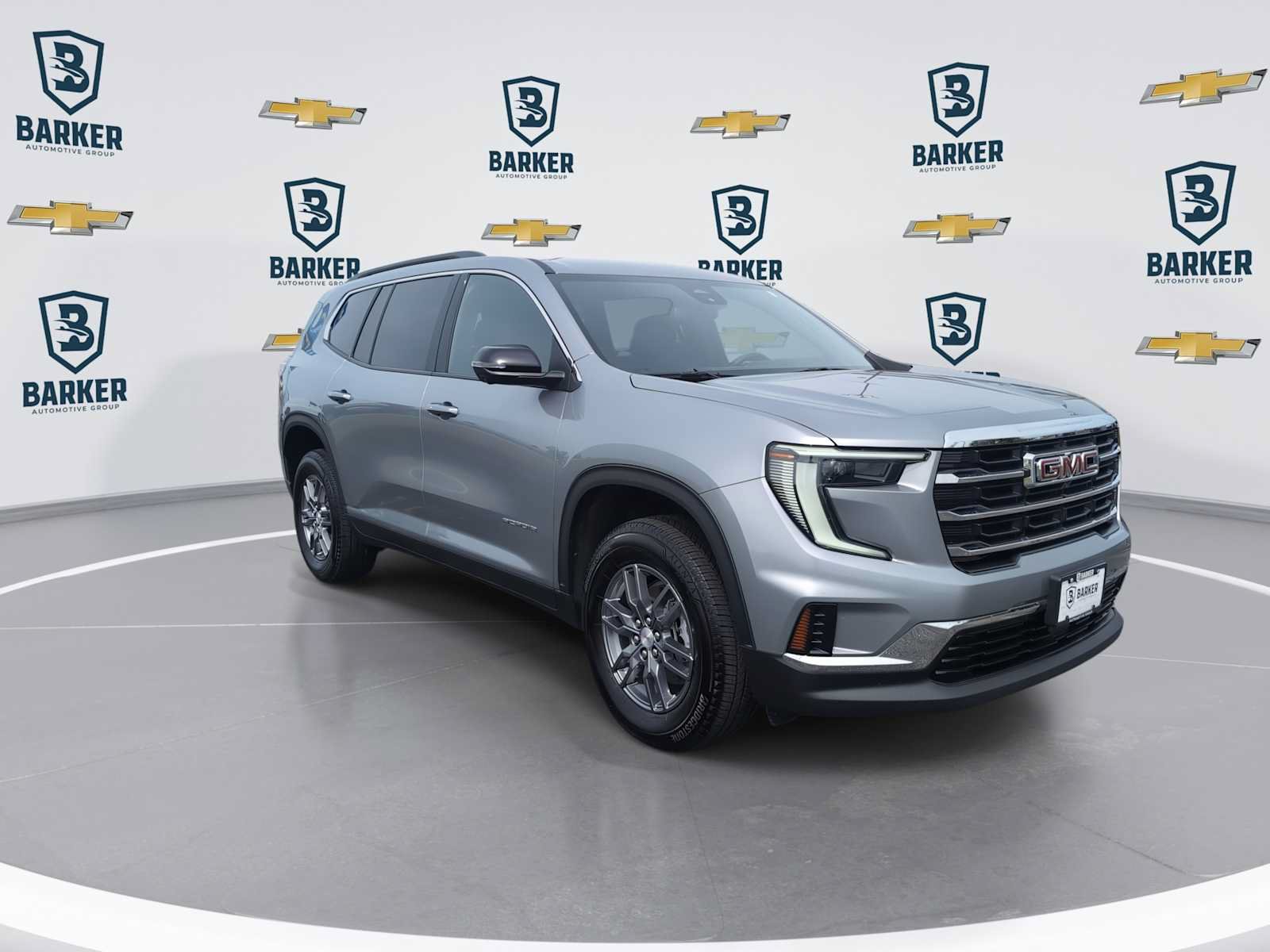 Used 2025 GMC Acadia Elevation FWD image 2